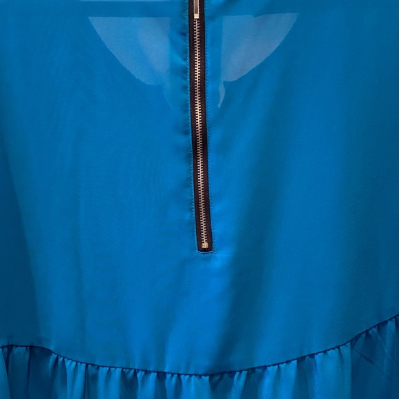 Covington- Women’s Blue Top, 3X w/ zipper on back - Picture 3 of 6